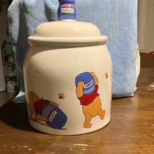 Winnie the Pooh cookie jar. Super cute